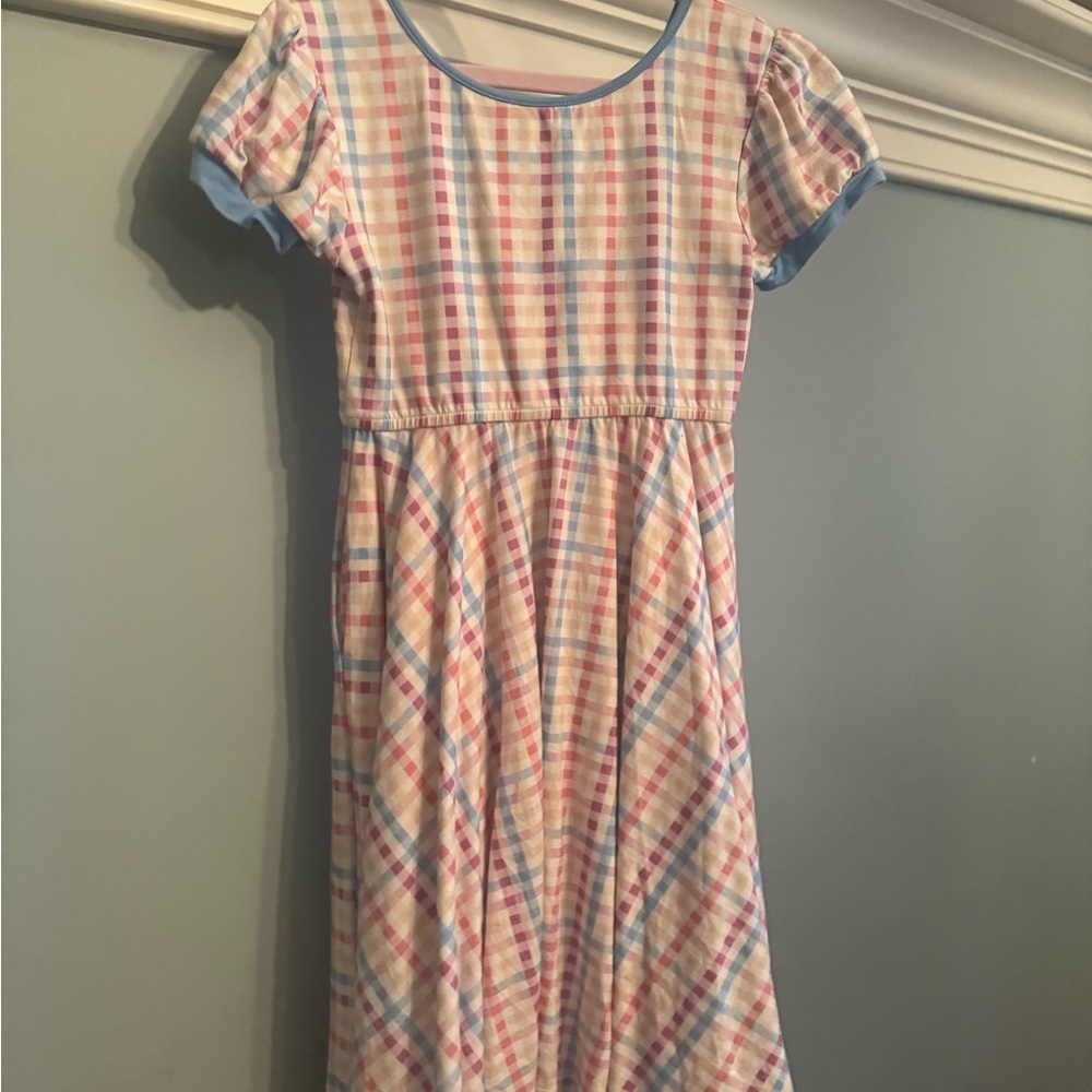 Size 8 guc Omni jo due to second owner. We didn’t wear. Smoke free home